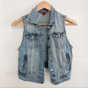 H&M - Cropped fitted denim vest